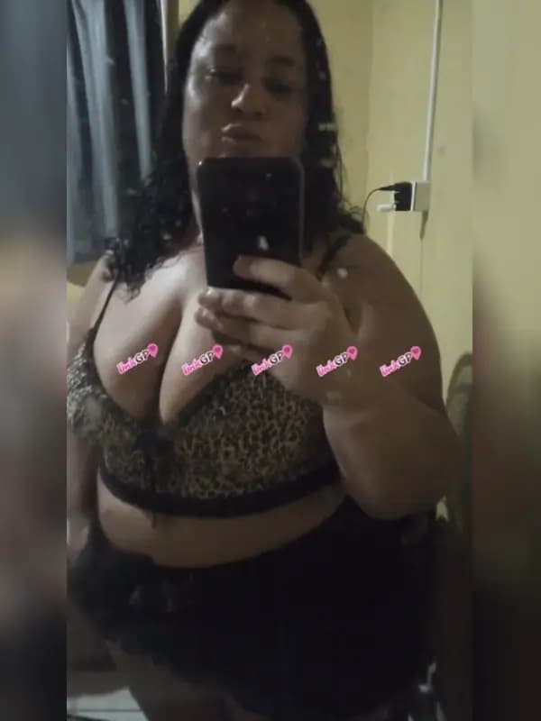 Acompanhante apertadinha em Braço do Norte