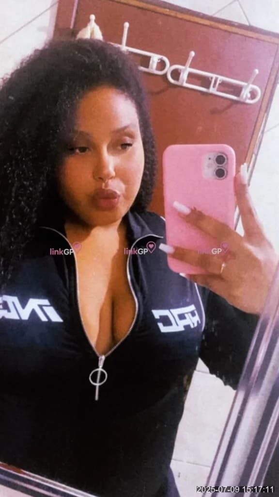 Acompanhante apertadinha em Porto Alegre — Bianca