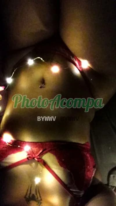 Acompanhante em Colombo com beijo grego (2) — Cachinhos