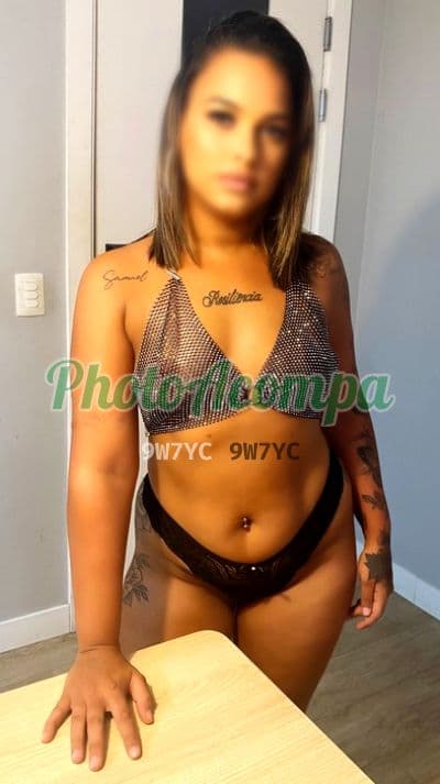 Acompanhante em Salvador — beijo na boca, foto 2 de Camila