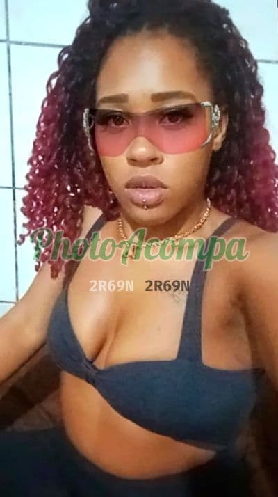 Acompanhante em Ferraz de Vasconcelos com beijo grego (2) — Carioca