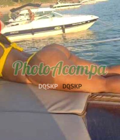 Acompanhante em Salvador com beijo na boca (2) — Carla