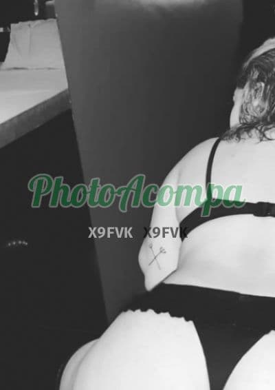 Acompanhante em Osasco com beijo na boca (2) — Débora