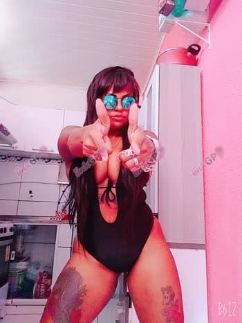 Acompanhante apertadinha em Linhares