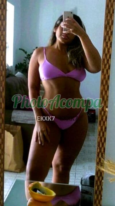 Acompanhante em Rio de Janeiro com beijo grego (2) — Isis Castro