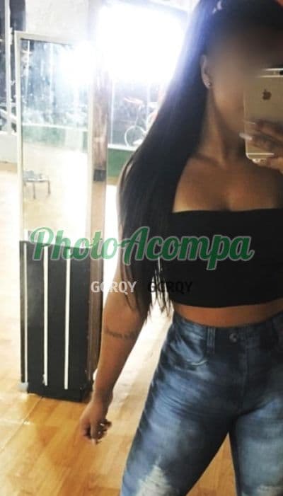Acompanhante em Rio de Janeiro com beijo na boca (2) — Karolyne