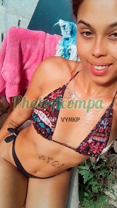 Acompanhante magra em Guarujá (3) — Karolyne