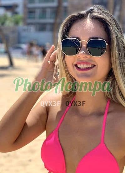 Acompanhante em Rio de Janeiro com beijo grego (2) — Karolzinha