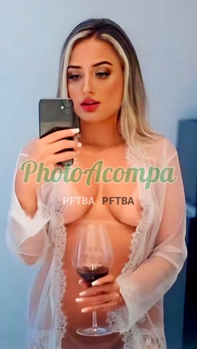 Acompanhante em Curitiba com beijo na boca (2) — Lari