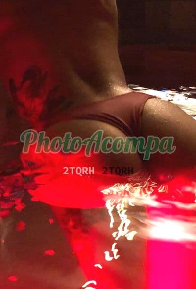 Acompanhante em Caraguatatuba com beijo na boca (6) — Laura Lins