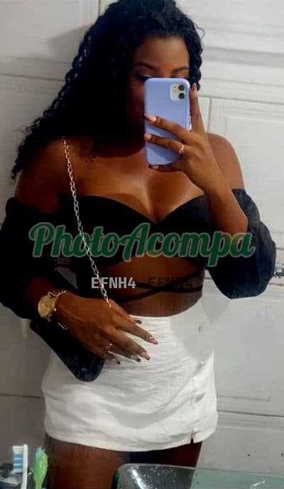Acompanhante em Duque de Caxias com beijo na boca (2) — Lívia