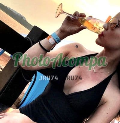 Foto 2: Acompanhante em Cabo Frio — beijo grego, Melina