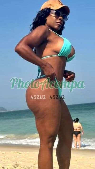 Acompanhante peituda em Rio de Janeiro (5) — Milla