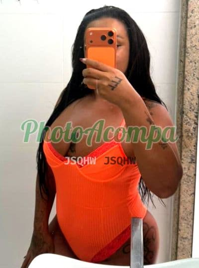 Acompanhante de seios naturais em Niterói (3) — Vivi Mel