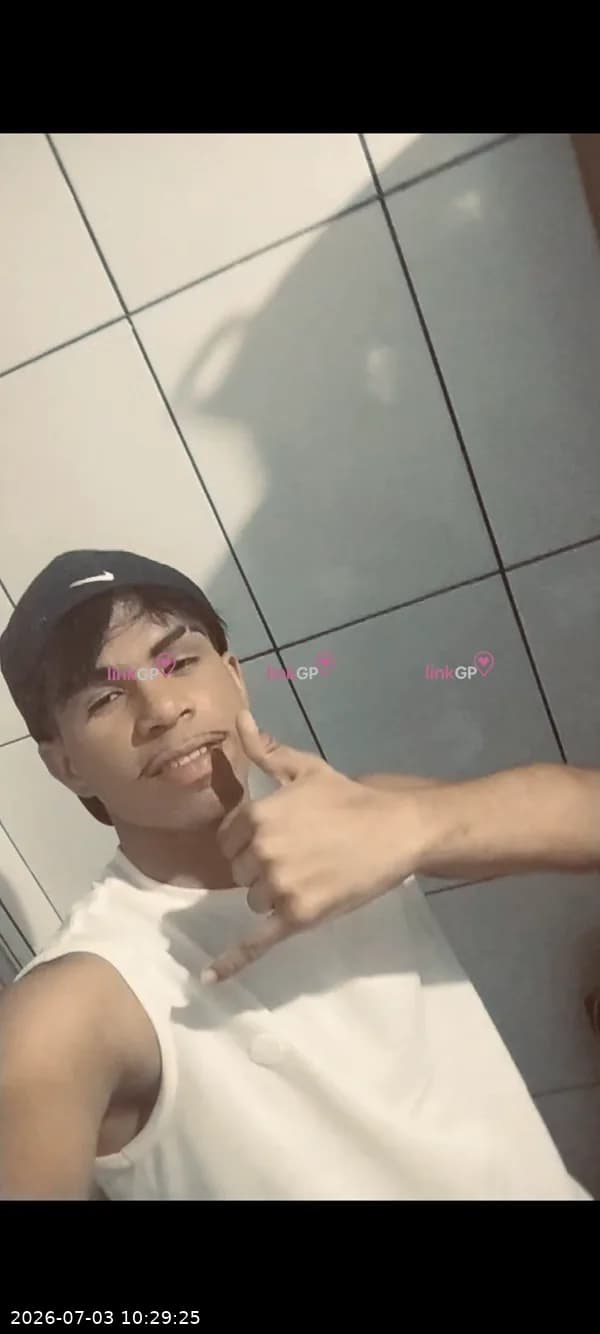 Acompanhante masculino em Suzano com beijo grego (6) — Alex