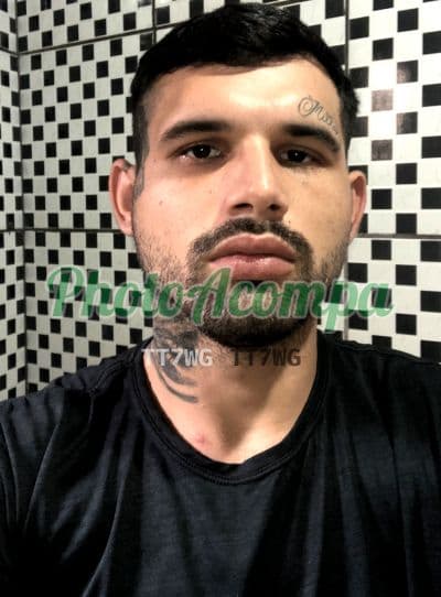 Acompanhante masculino em Gravataí com beijo na boca (2) — Anderson