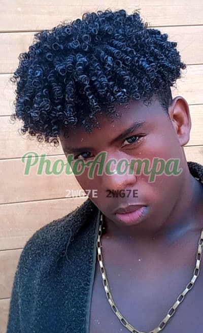 Acompanhante masculino em Itajaí com beijo grego (2) — André