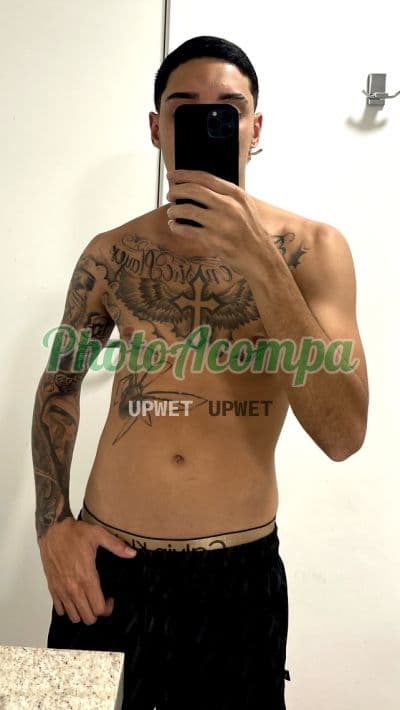 Acompanhante masculino em Piracicaba com oral natural (4) — Aquiles