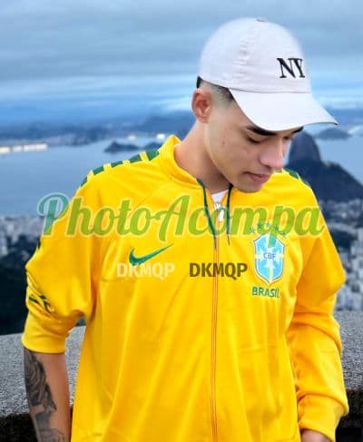 Acompanhante masculino em Rio Branco com beijo na boca (2) — Artur