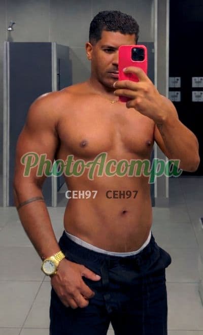 Acompanhante masculino em São José dos Campos com beijo na boca (4) — Baiano