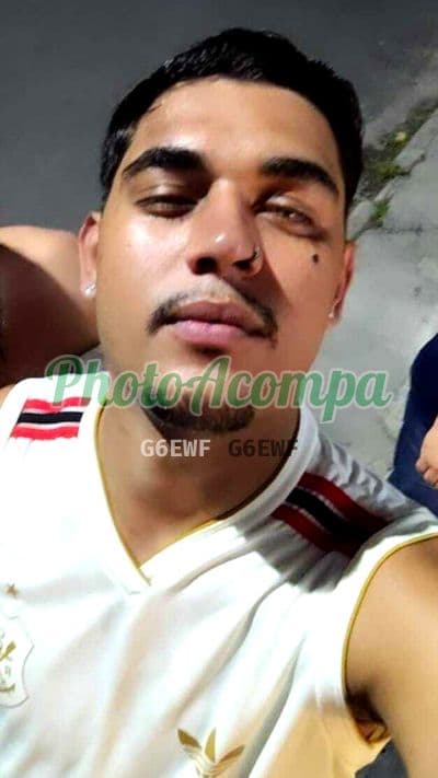 Acompanhante masculino em Rio de Janeiro com beijo grego (4) — Biel