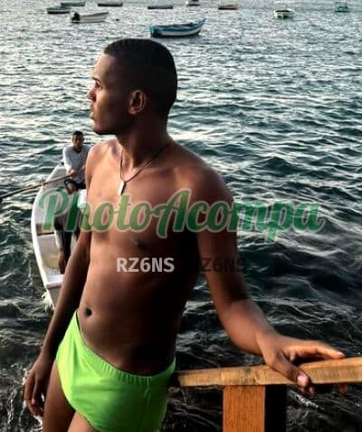 Acompanhante masculino em Salvador com beijo na boca (4) — Bruno
