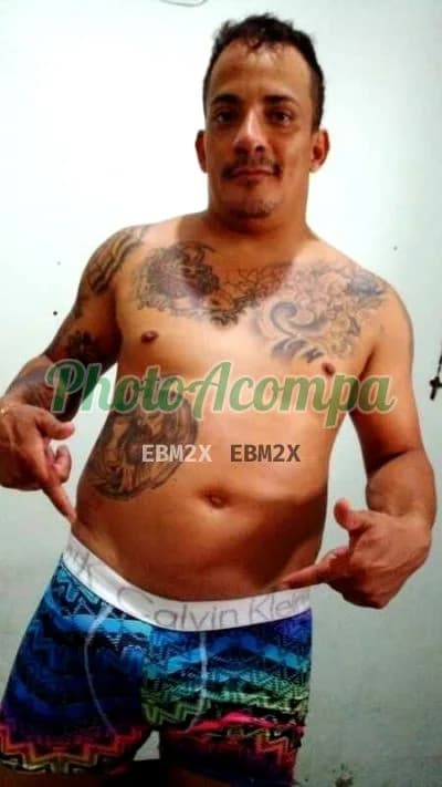 Acompanhante masculino em Rio Verde com beijo na boca (4) — Bruno