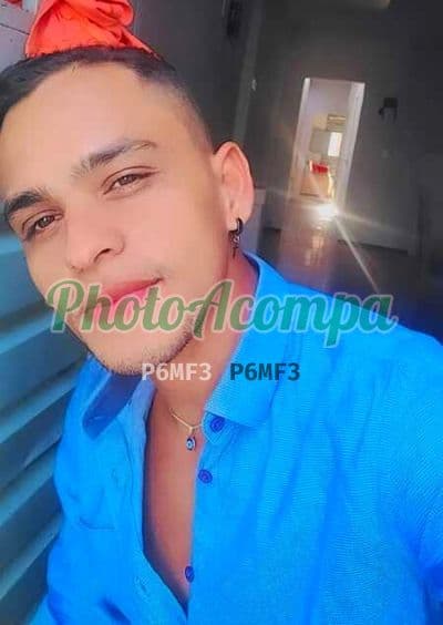 Acompanhante masculino em Juazeiro do Norte com beijo grego (2) — Carlos