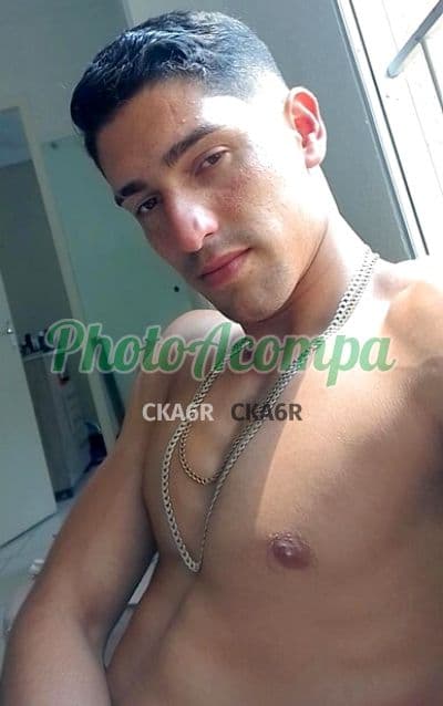 Acompanhante masculino em Itaquaquecetuba com beijo na boca (2) — Danillo