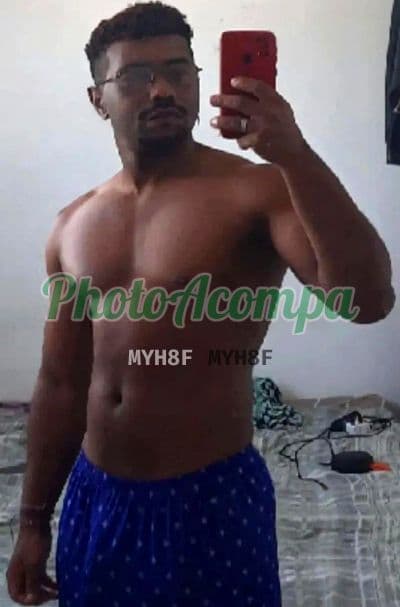 Acompanhante masculino em São Gonçalo com beijo na boca (6) — Davi