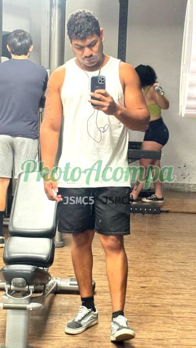 Acompanhante masculino em São Paulo com beijo grego (4) — David