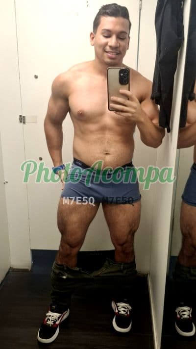 Acompanhante masculino em Rio de Janeiro com beijo grego (4) — Dias