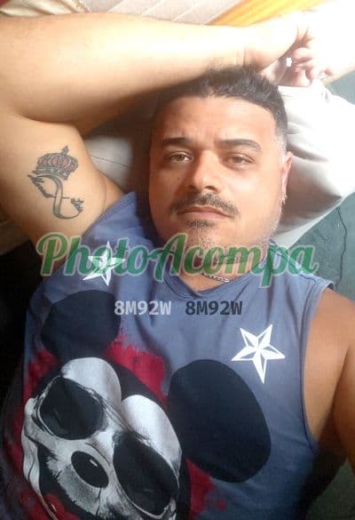 Acompanhante masculino em Rio de Janeiro com beijo grego (2) — Diego