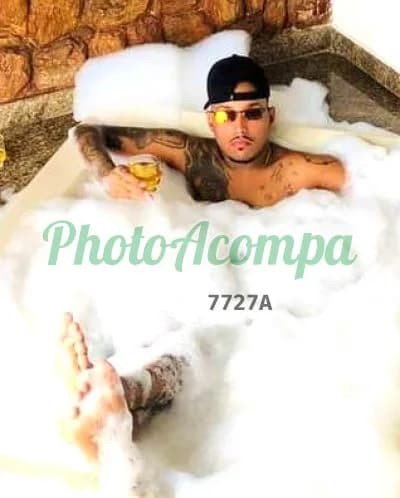 Acompanhante masculino em Campos dos Goytacazes com beijo grego (2) — Diego
