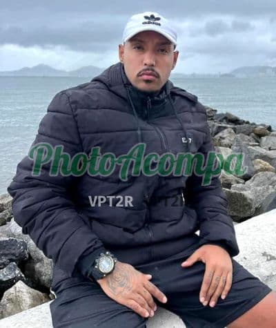Acompanhante masculino em Curitiba com beijo grego (2) — Diego