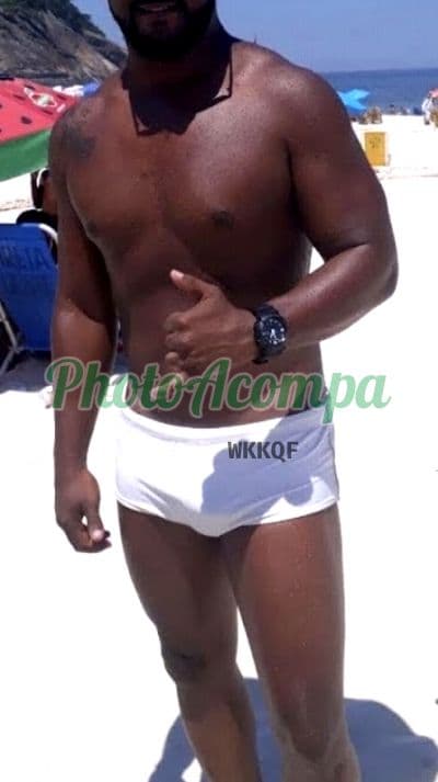 Acompanhante masculino em Rio de Janeiro com beijo na boca (6) — Dotado
