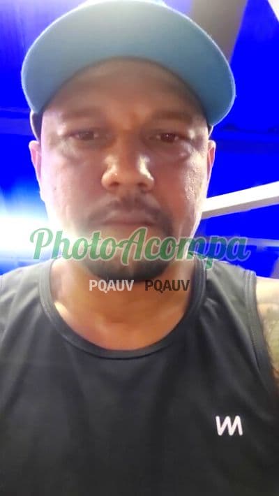 Acompanhante masculino em São Paulo com beijo grego (2) — Edu