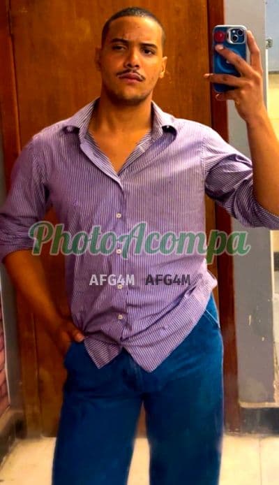 Acompanhante masculino em Goiânia com beijo na boca (4) — Elias