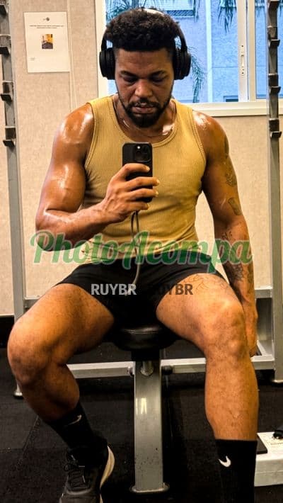 Foto 2: Acompanhante masculino em São Paulo — beijo grego, Felipão