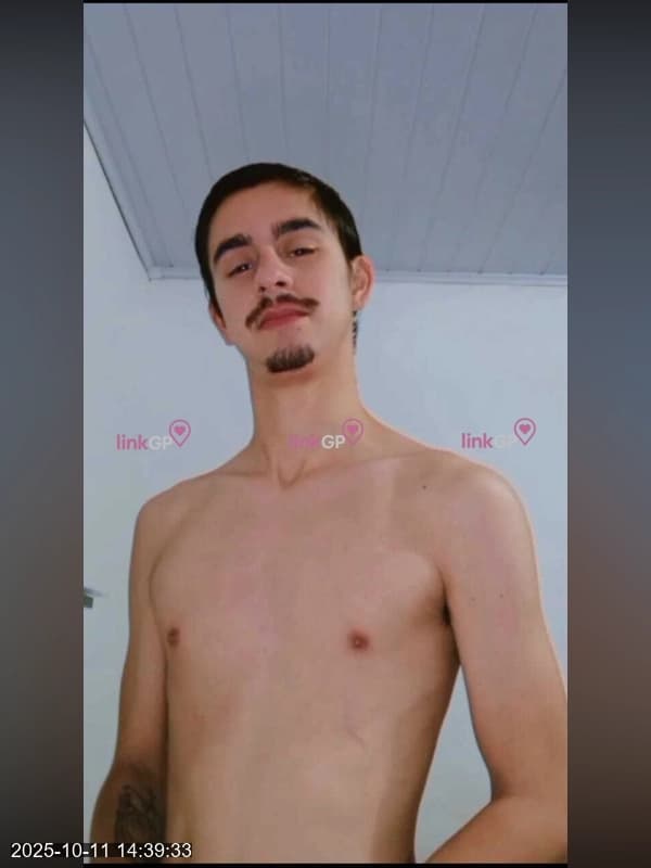 Acompanhante masculino em Barueri com beijo grego (4) — Felipe