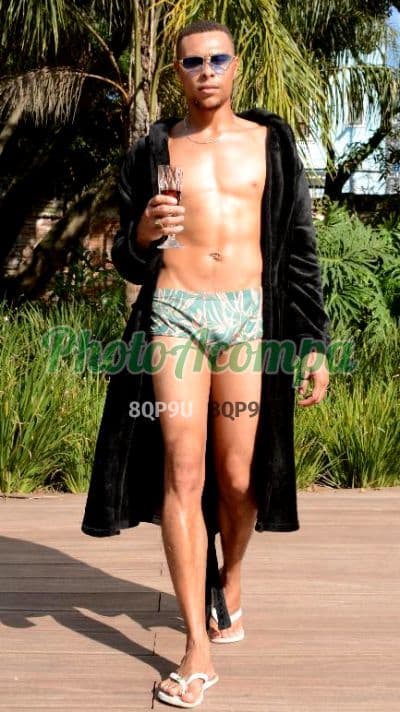 Acompanhante masculino em ABC Paulista com beijo na boca (2) — Fellipe