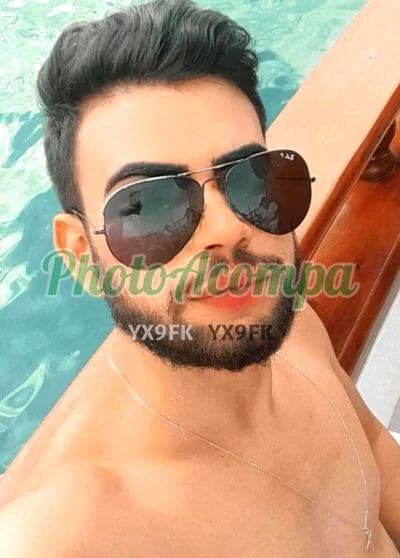 Acompanhante masculino em Itapevi com beijo grego (2) — Gabriel