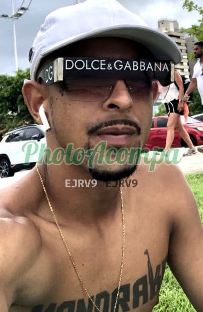 Acompanhante masculino em Florianópolis com beijo na boca (4) — Glife