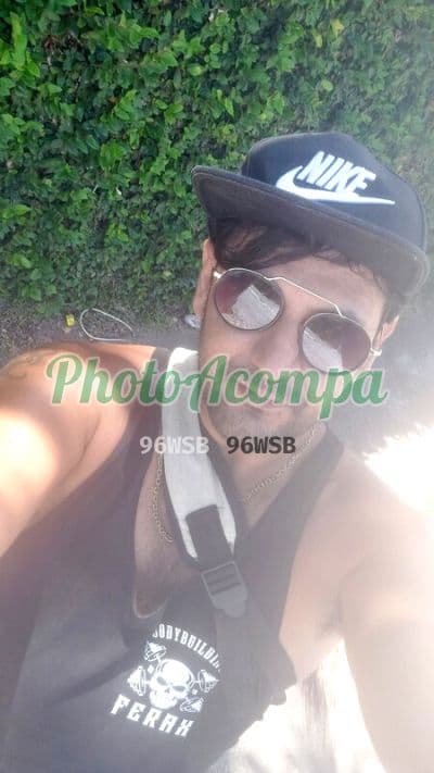 Foto 2: Acompanhante masculino em Búzios — beijo grego, Half