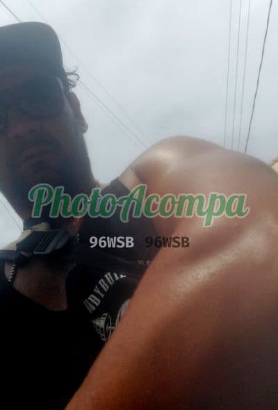 Acompanhante masculino em Búzios com garganta profunda (4) — Half