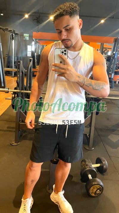 Acompanhante masculino em Carapicuíba com beijo grego (4) — Henrik