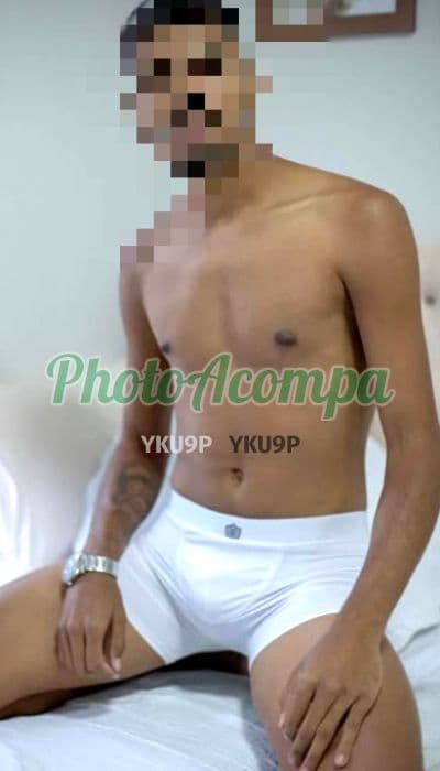 Acompanhante masculino em Belo Horizonte com beijo na boca (2) — Henrique