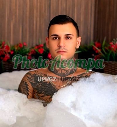 Acompanhante masculino em Campinas com beijo na boca (2) — Henrique