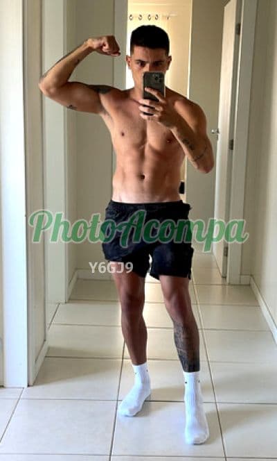 Acompanhante masculino em Chapecó com beijo na boca (2) — Henrique