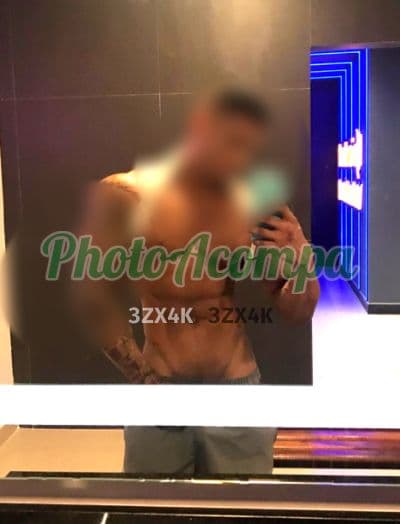 Acompanhante masculino em Rio de Janeiro com beijo grego (2) — Henrique